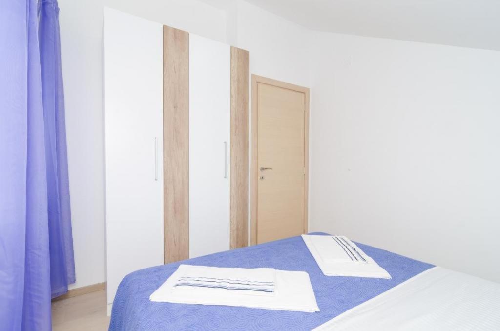 Apartments Marmo Mlini Habitación foto