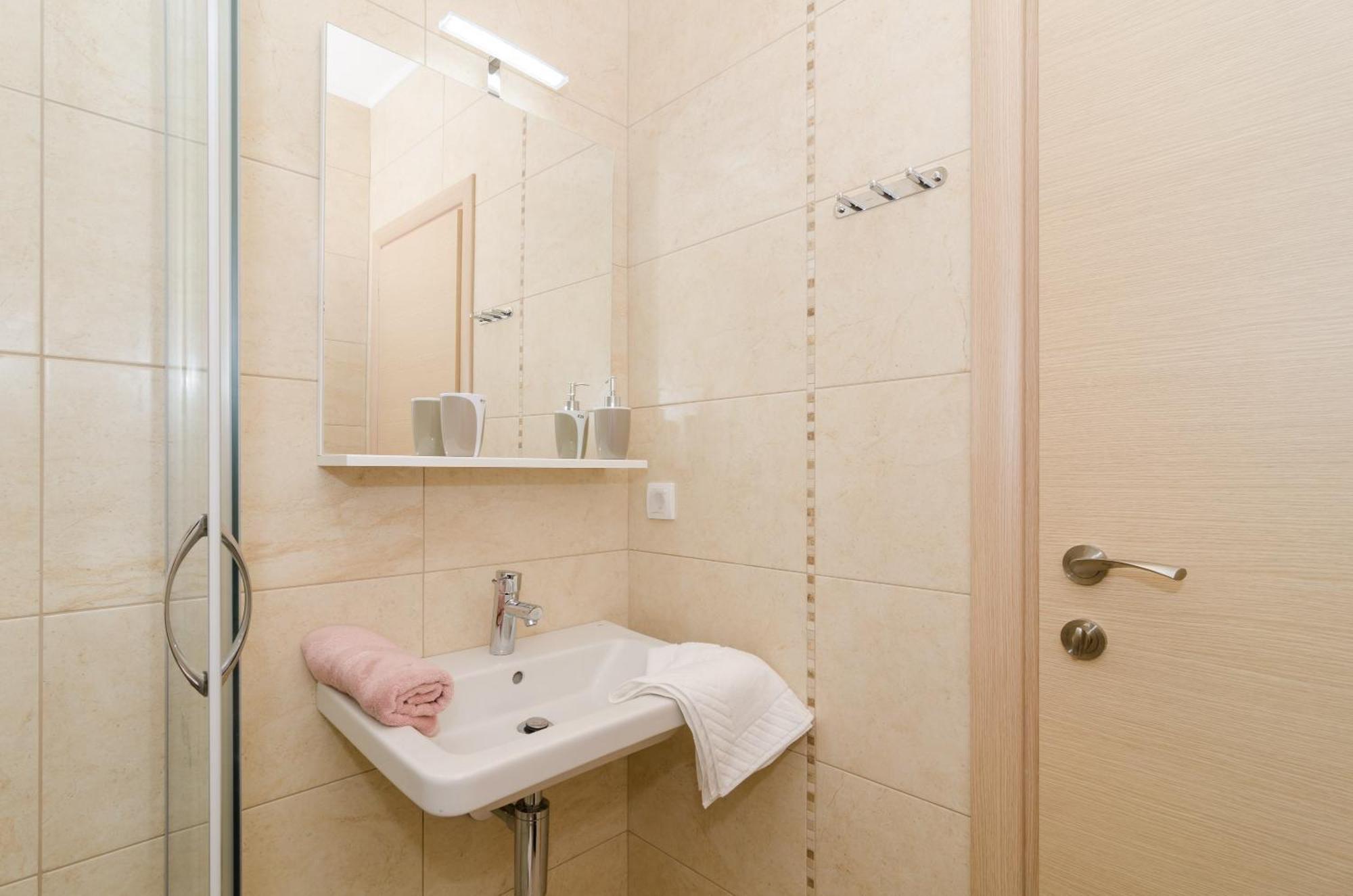 Apartments Marmo Mlini Habitación foto